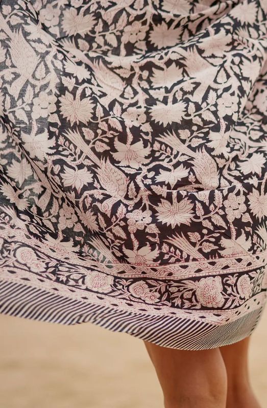 Sarong Black & White