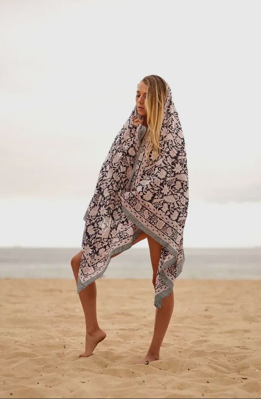 Sarong Black & White