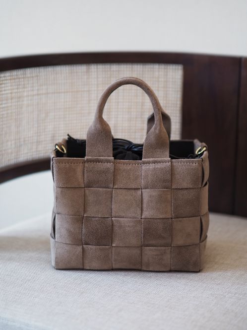 Hovedbilde Flettet Semsket Skinnveske Taupe